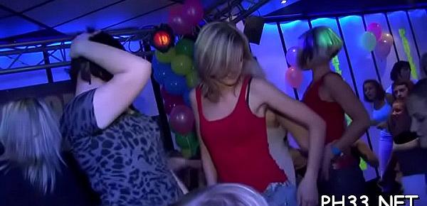  Cheeks in club drilled undress dancer